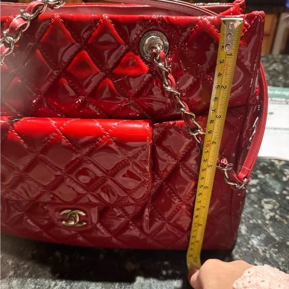 CHANEL Red Patent Quilted Tote - Picture 2 of 14